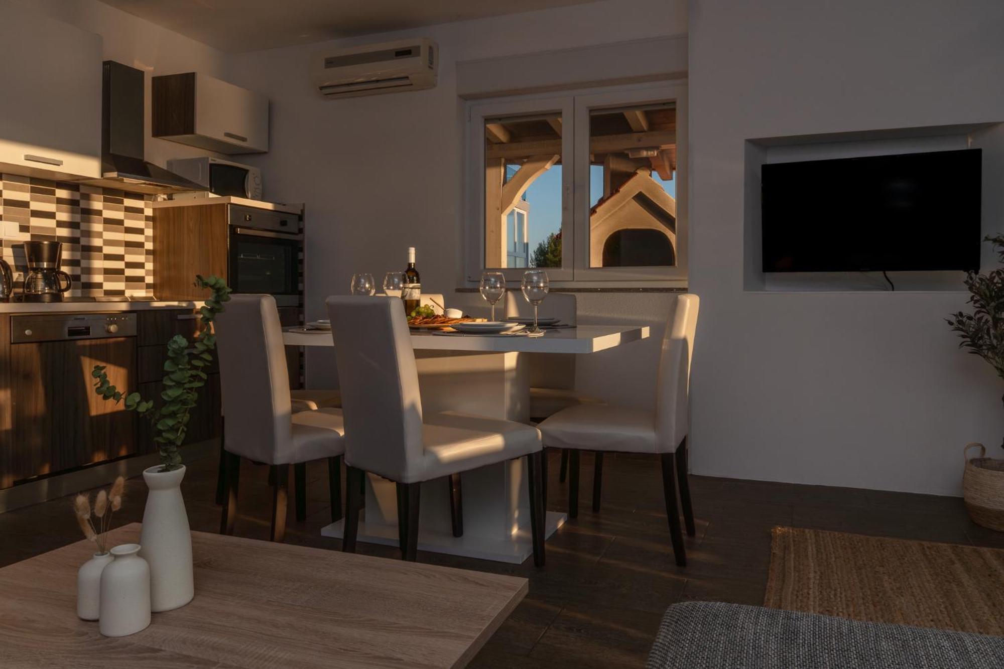 Sunny Hill Apartments With Rooftop Pool سيلينا المظهر الخارجي الصورة