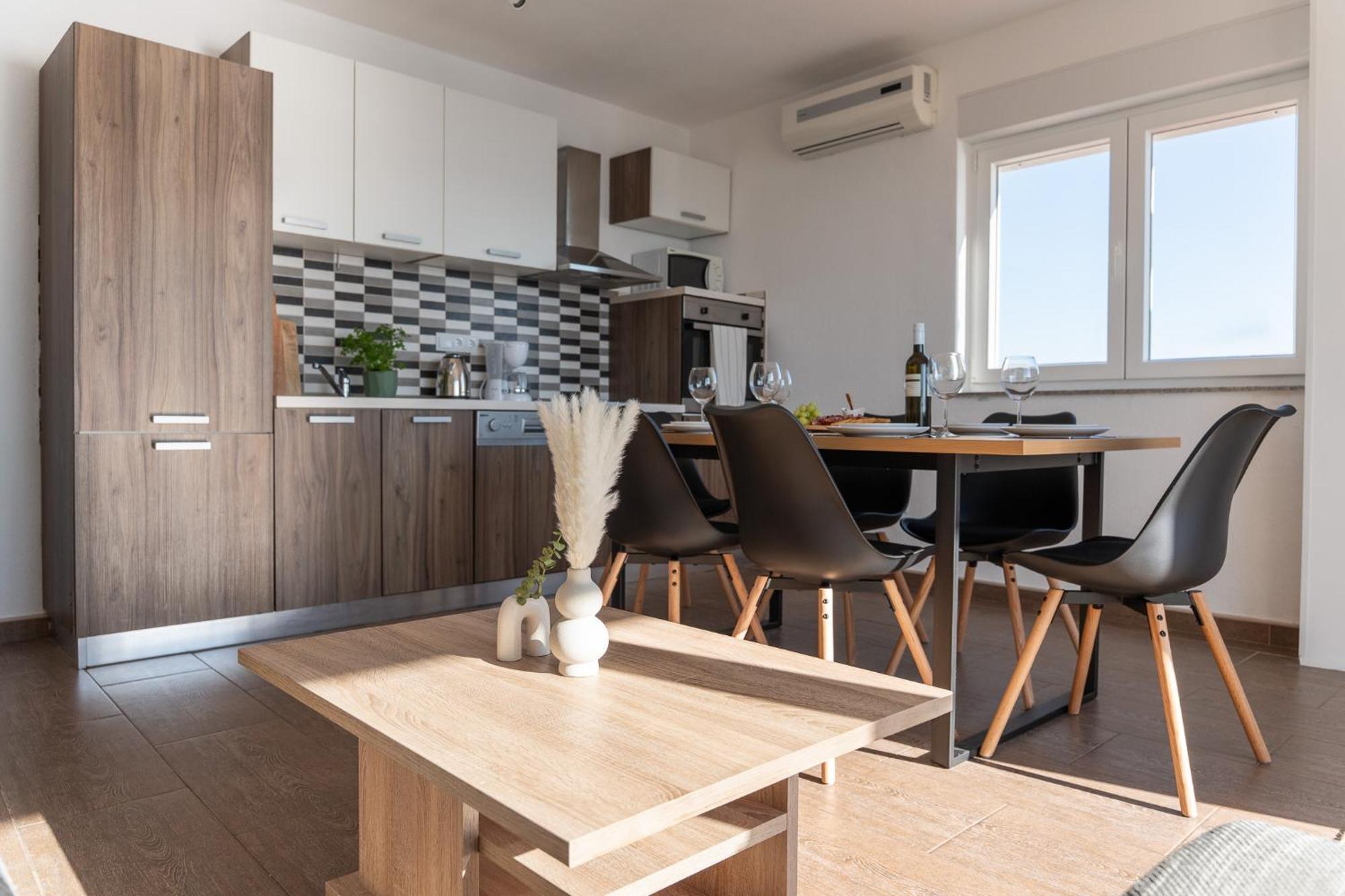 Sunny Hill Apartments With Rooftop Pool سيلينا المظهر الخارجي الصورة